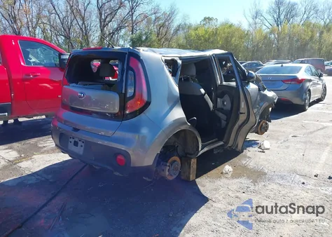 2018 Kia Soul z USA, uszkodzony, nr VIN KNDJN2A28J7562254